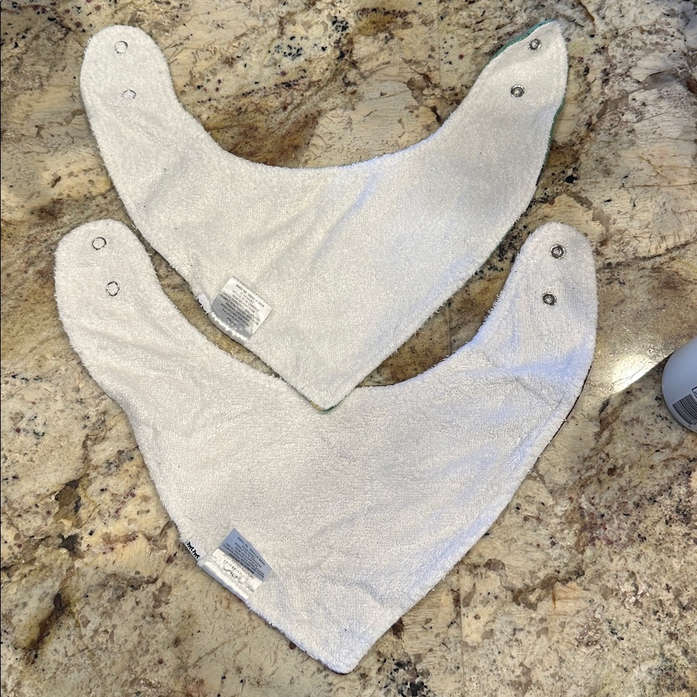 Preowned little sleepies bibs, set of 2 - Picture 2 of 2